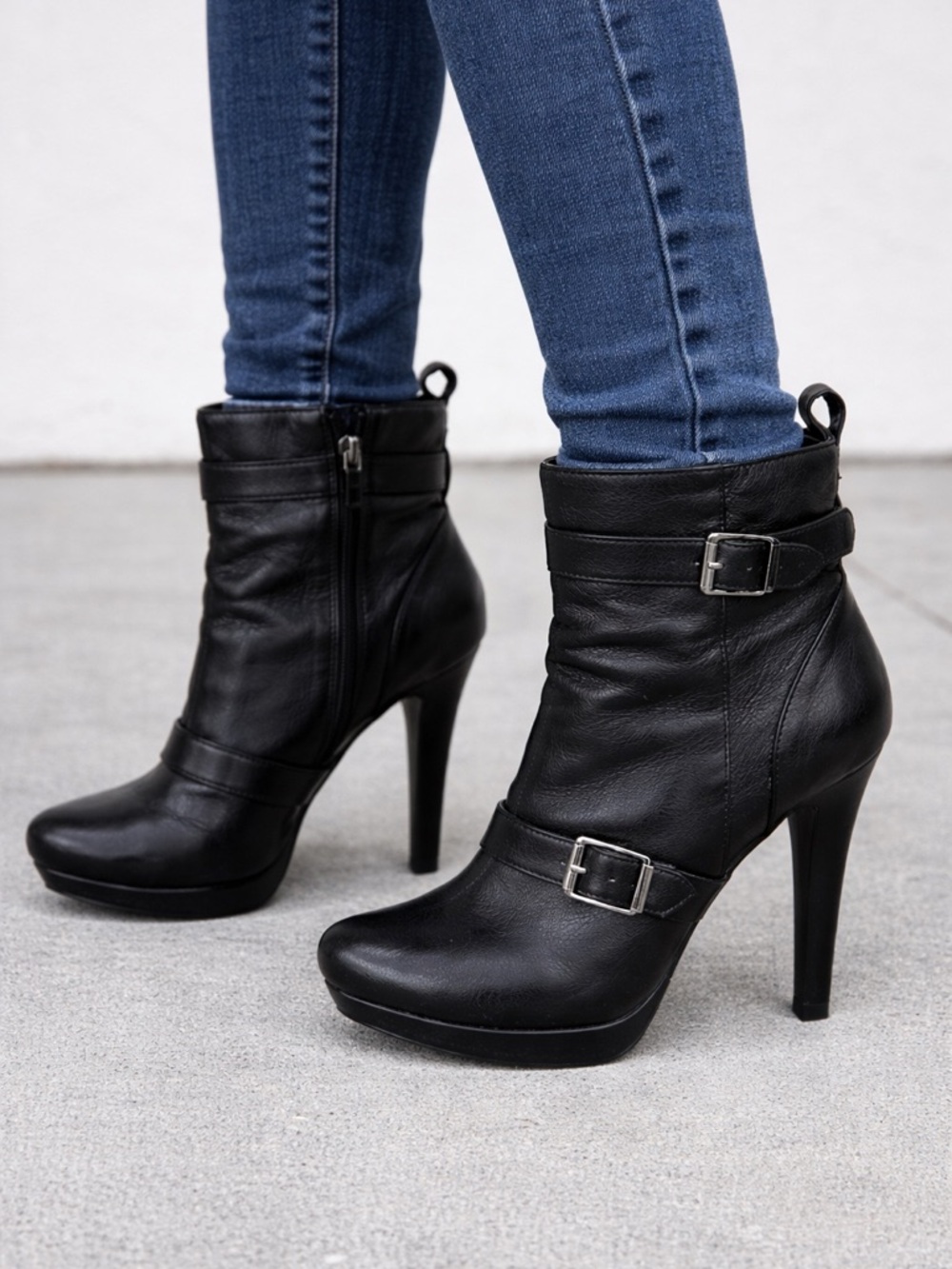 Simply Vera Vera Wang Black Leather High Heel Ankle Boots with Buckles